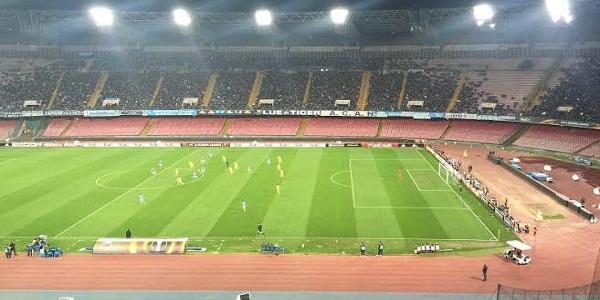 Napoli - Villarreal 1-1, azzurri eliminati: Pina risponde all'acuto di Hamsik.