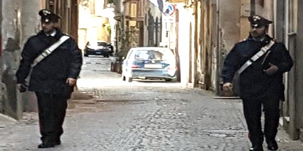 Castellammare: spari in città per vendicare uno spacciatore pestato, intervengono i carabinieri.