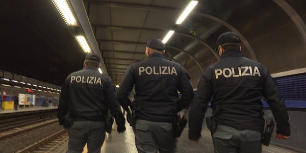 Napoli: aggressione al 16enne, la polizia chiude il cerchio e denuncia altri due ragazzi