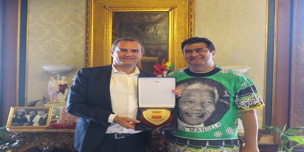 Napoli: de Magistris ha ricevuto l’Ambasciatore della Repubblica del Sudafrica Shirish Manaklal
