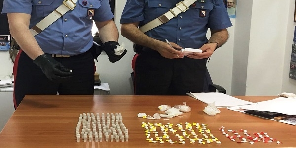 Caivano: spaccio di eroina, cocaina e crack nel Parco Verde, i carabinieri arrestano 3 pusher