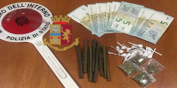 Afragola: la polizia arresta un pusher. Era in possesso di cocaina, hashish e marijuana