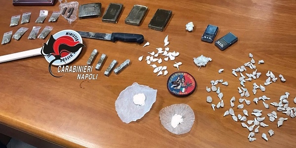 Napoli: i Falchi arrestano un 44enne. In casa aveva una pistola con matricola abrasa