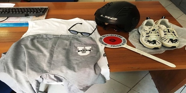 Napoli: la polizia ferma un 32enne per una rapina ai danni di una donna