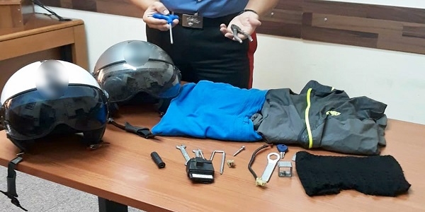 S. Antonio Abate: carabinieri e poliziotto libero dal servizio arrestano due rapinatori