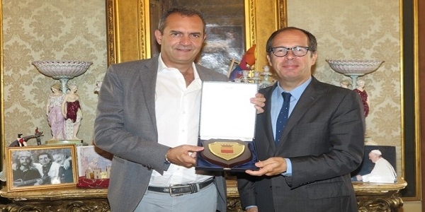 Napoli: de Magistris ha incontrato il nuovo console di Francia