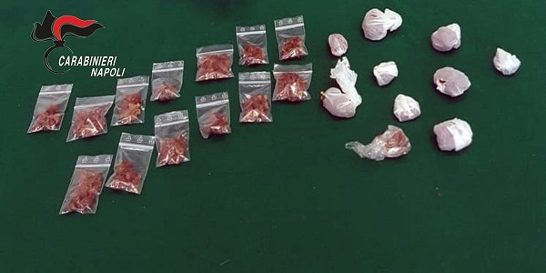 Castellammare: ai domiciliari, i carabinieri lo trovano in possesso di marijuana. Arrestato