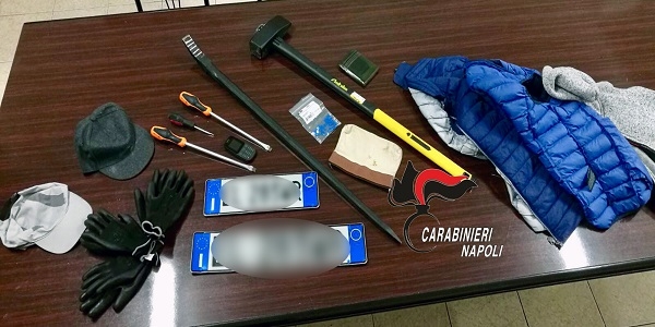 Monte di Procida: i carabinieri arrestano 4 persone