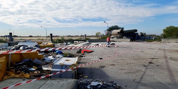 Afragola: sversamento illecito di rifiuti, i carabinieri sequestrano un terreno