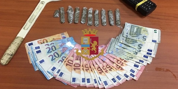 Casandrino: tre uomini arrestati mentre sezionavano auto rubata in un capannone già sequestrato
