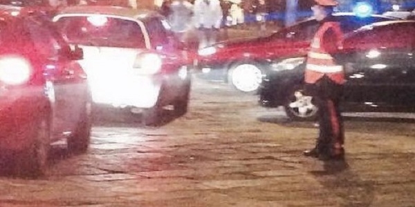Napoli: i carabinieri inseguono e arrestano un uomo. In casa aveva 1 kg di droga