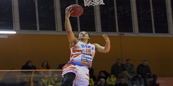 Basket femminile: la Dike Napoli stecca nel finale, Lucca ringrazia e vince