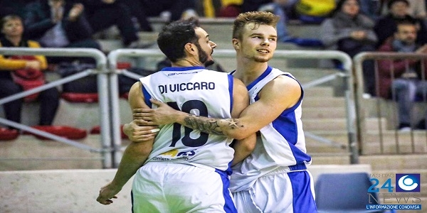 La GeVi Napoli chiude il girone d'andata con una vittoria: battuta Catania 79-69