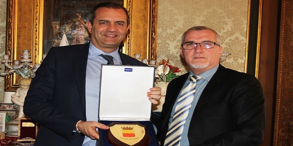 de Magistris ha incontrato Josè Carlos Rodriguez Ruiz, Ambasciatore di Cuba in Italia