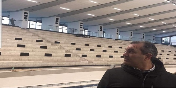 de Magistris visita gli impianti sportivi Scandone e Palabarbuto