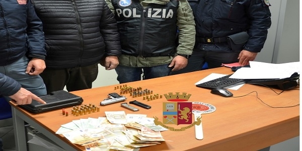Afragola: controlli della polizia, arrestate due persone