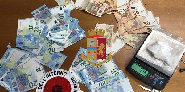 San Giorgio a Cremano: scambio droga - soldi, la polizia interviene e arresta due uomini