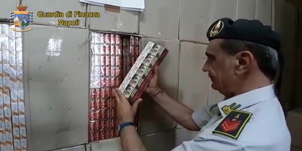 Angri: la GDF sequestra 7 tonnellate di sigarette di contrabbando