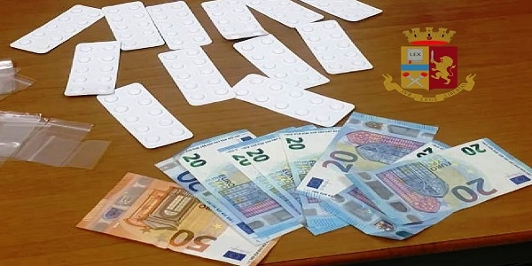 Napoli: trovato in possesso di droga, arrestato dalla polizia