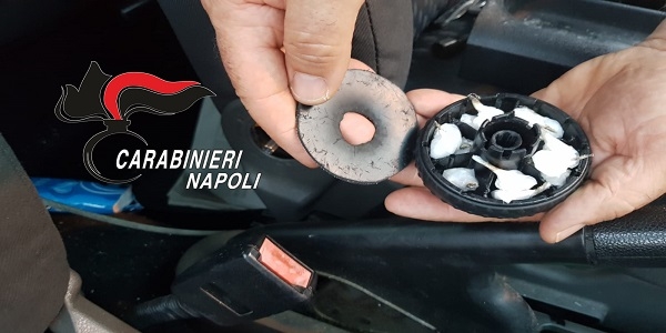 Napoli: non si fermano all'alt, inseguiti e arrestati dalla polizia