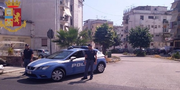 Torre Annunziata: operazione antidroga, la polizia smantella una piazza di spaccio