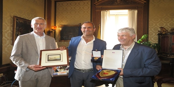 Napoli: de Magistris ha ricevuto Oleg Matytsin e Eric Saintrond della FISU