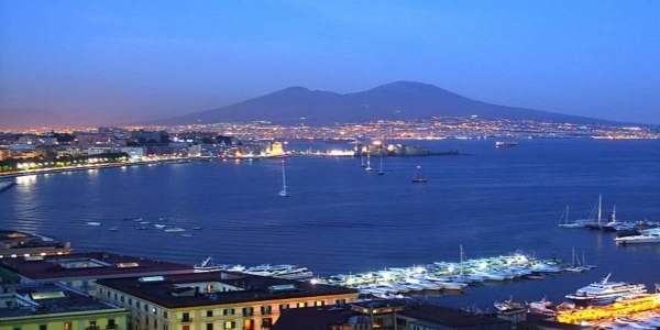Napoli: Notte della Tammorra, Ferragosto sul lungomare con Peppe Barra (video