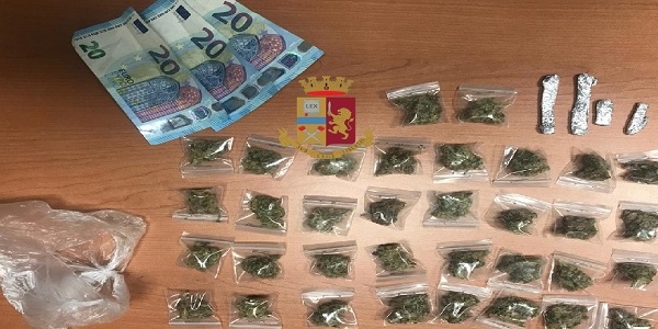 Caivano: Parco Verde, la polizia arresta un pusher