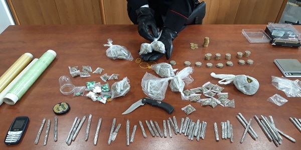 Afragola: controlli dei CC nel Rione Salicelle, due uomini arrestati per detenzione di droga
