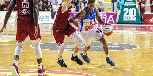 Basket: la GeviNapoli espugna Trapani. Finisce 75 - 83, terza vittoria consecutiva
