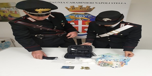 Napoli: i carabinieri sequestrano cocaina, marijuana e hashish. Arrestate due persone