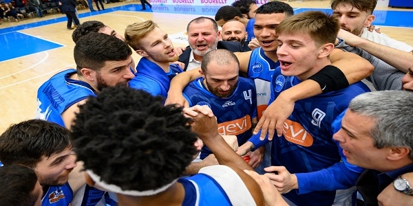 Basket: La Gevi Napoli cala il poker. Battuta anche Biella 74-60