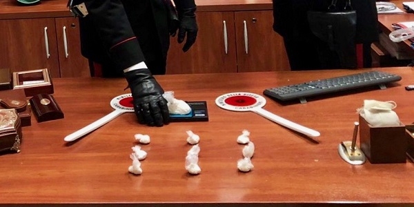 Torre del Greco: i carabinieri arrestano due persone per detenzione di stupefacenti