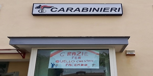 Villaricca: Gesto di solidarietà , una bambina dona un disegno ai carabinieri