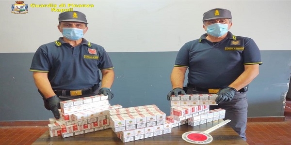 Napoli: la GDF arresta un contrabbandiere e sequestra 190 Kg. di sigarette