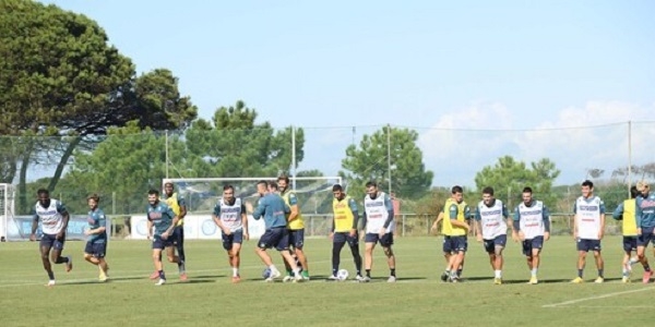 Castelvolturno: il Napoli prepara la sfida con l'Atalanta. Palestra e terapie per Insigne