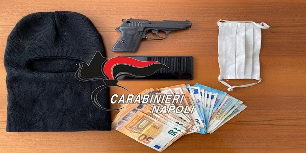 Casoria: 3 rapine messe a segno in una sola serata, 17enne arrestato dai carabinieri
