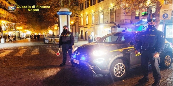 Napoli, Porta Nolana: controlli interforze Polizia - GDF e Municipale. Chiusi 5 negozi