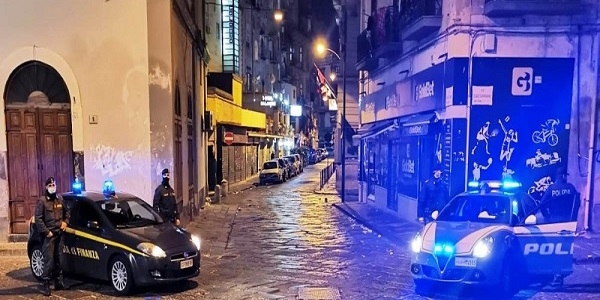 Napoli, Porta Nolana: controlli interforze Polizia - GDF e Municipale. Chiusi 5 negozi