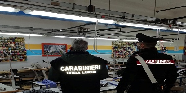 Grumo N.: lavoratori in nero, titolare sanzionato dai CC. Sospesa l'attività
