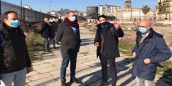 Napoli, Parco della Marinella: sopralluogo del Sindaco de Magistris