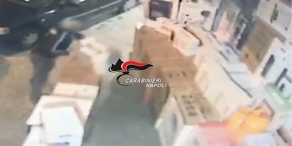 Napoli: polizia e municipale sequestrano 77 veicoli privi di Rca parcheggiati in strada