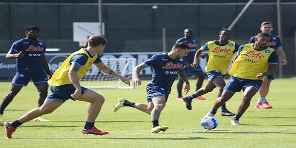 Napoli: Mertens e Ghoulam hanno svolto l'intera seduta in gruppo