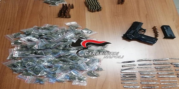 Napoli, Rione Traiano: in corso imponente operazione dei carabinieri
