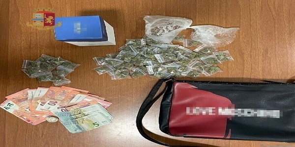 Portici: la polizia arresta uno spacciatore grazie all'app Youpol