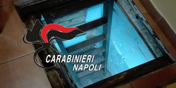 Napoli: droga in una botola del pavimento, arrestato dai carabineri