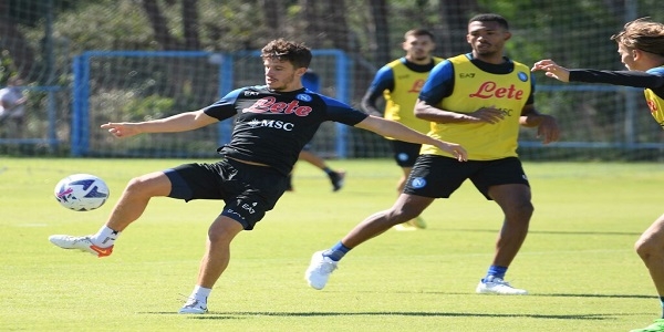 Castel Volturno: allenamento mattutino per gli azzurri, il report