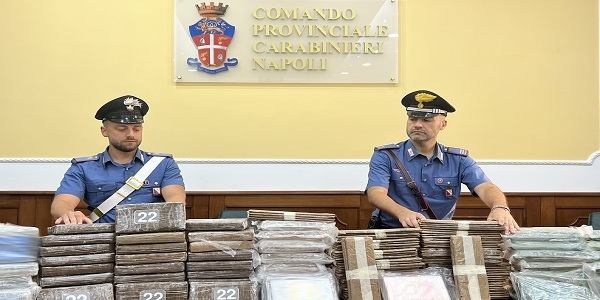 Gricignano di Aversa: perquisizione domiciliare, i CC rinvengono 105 kg di cocaina e arrestano un uomo