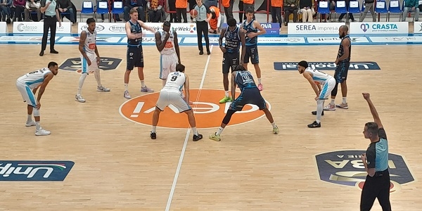 Gevi Napoli Basket-Banco di Sardegna Sassari 93-83, Pancotto: continuiamo su questa strada