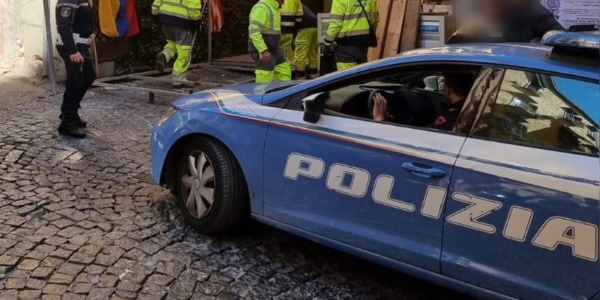 Napoli: Quartieri Spagnoli, rimossi 155 paletti in metallo